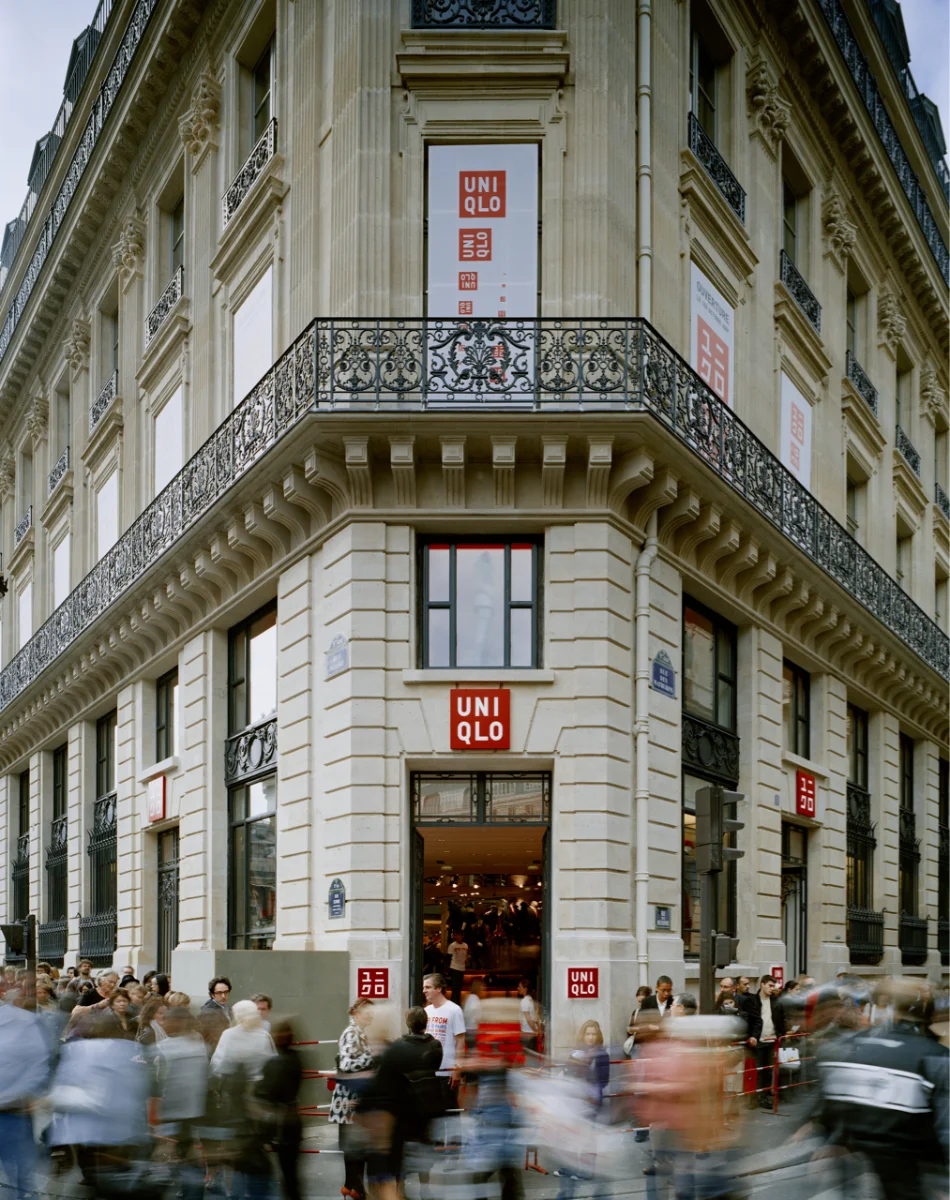 uniqlo contract